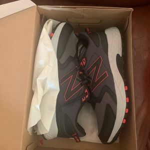 New balance men size 11 grey shoes